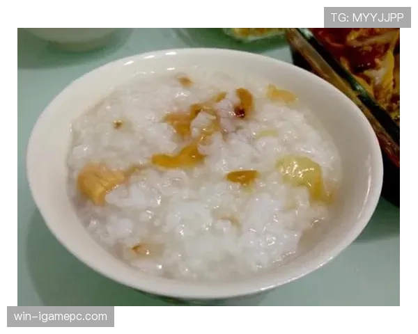 杨力维家的冰箱里塞满蛋白粉，连饮料都按克称着喝