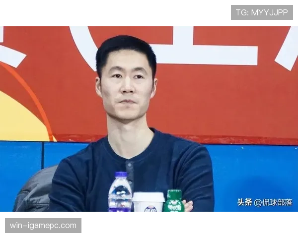 王励勤拖鞋拎菜篮,手腕那块表亮得想直接上去打听价 王励勤拖鞋拎菜篮,手腕那块表亮得想直接上去打听价